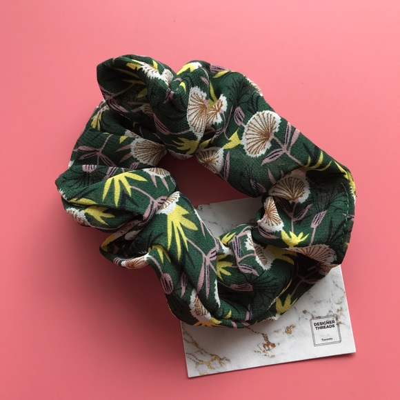 Floral Scrunchie - Night out at Leblon - Picture 4 of 9